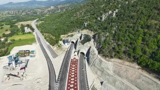 Karadeniz’i İç Anadolu’ya bağlayan Kırkdilim Tünelleri’ne yoğun ilgi: 1 ayda 250 bin araç geçti