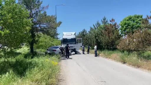 Kazada hurdaya dönen otomobilin sürücüsü hastanede hayatını kaybetti