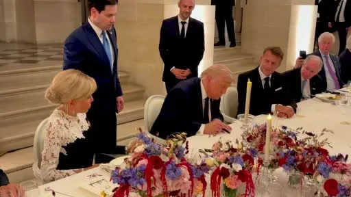 Beyaz Saray, Trump’ın İran anlaşmasını imzaladığı anın görüntülerini yayınladı