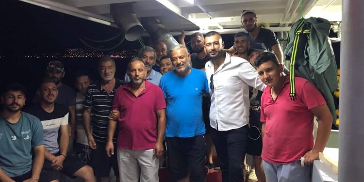 Didim açıklarında hamsi ve sardalya bereketi