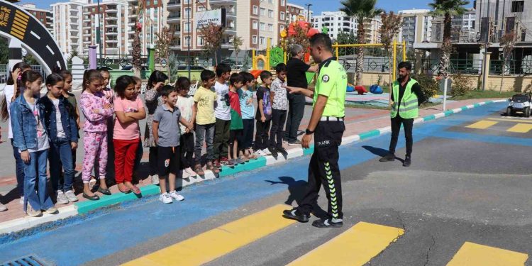 Çocuklara trafik kültürü aşılanıyor