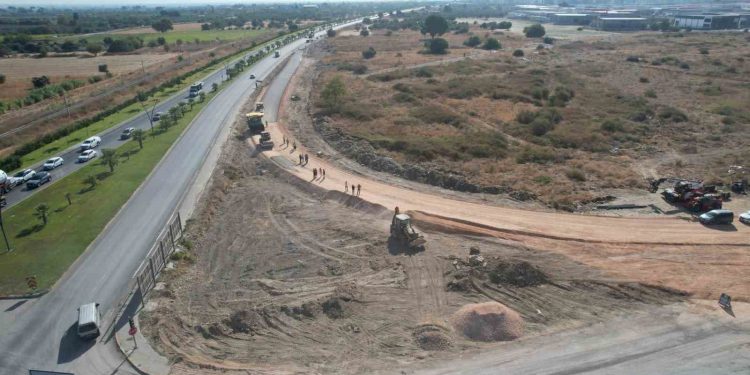 Muradiye OSB Kavşağı’ndaki trafik sıkışıklığı ortadan kalkıyor