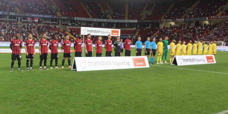 Trendyol Süper Lig: Gaziantep FK: 0 – İstanbulspor: 0 (Maç devam ediyor)