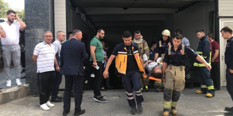 Esenler’de işçilerin bindiği asansör düştü: 7 yaralı