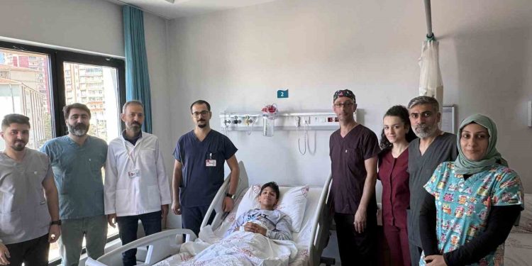 Mardin’de ilk defa çocuk hastada ‘Laparoskopik nefrektomi ameliyatı’ gerçekleştirildi