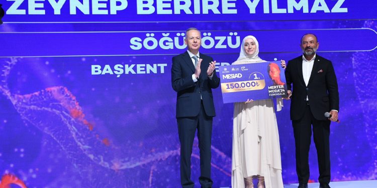 Moda tutkunları İstanbul’da gerçekleştirilen etkinlikte buluştu