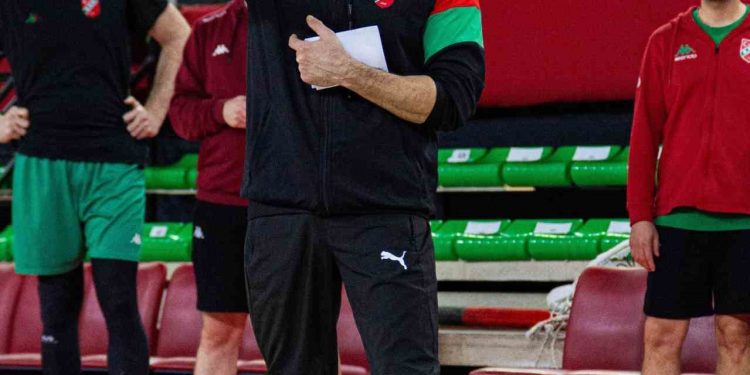 Karşıyaka Basketbol, Ahmet Çakı ile yükselişte
