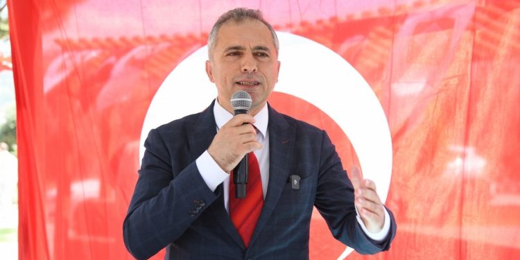 Başkan Çenet: “Şehre siluet katan çalışmalarla Osmaniye’yi yeşille kaplayacağız”