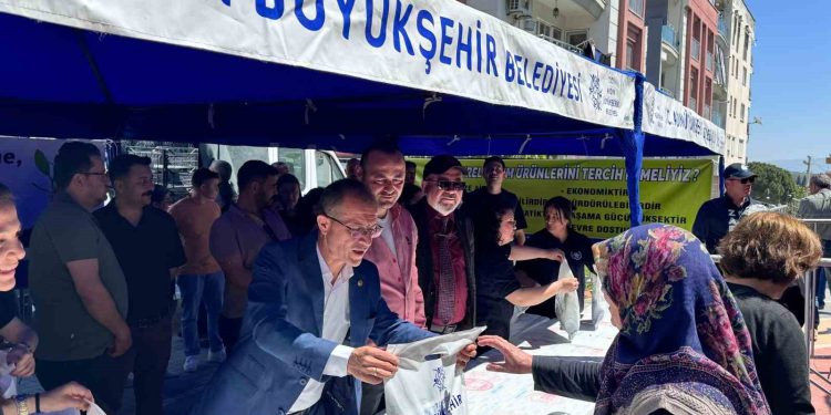 Kuyucak’ta 20 bin ata tohumu fidesi dağıtıldı