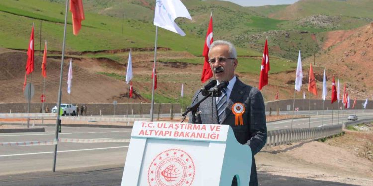 Bakan Uraloğlu müjdeyi verdi, Siirt’e tren geliyor