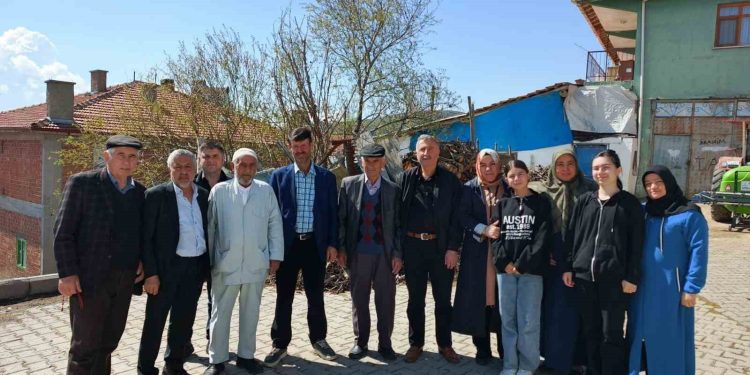 Elecik Mahallesi hac yolcularını dualarla uğurladı