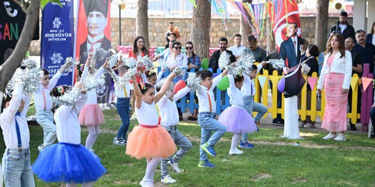 Aydın Büyükşehir Belediyesi Çocuk Gelişim Merkezleri’nde 23 Nisan coşkusu