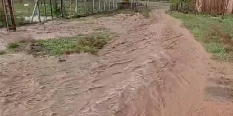 Kulu’da şiddetli dolu ve yağmur yağışı