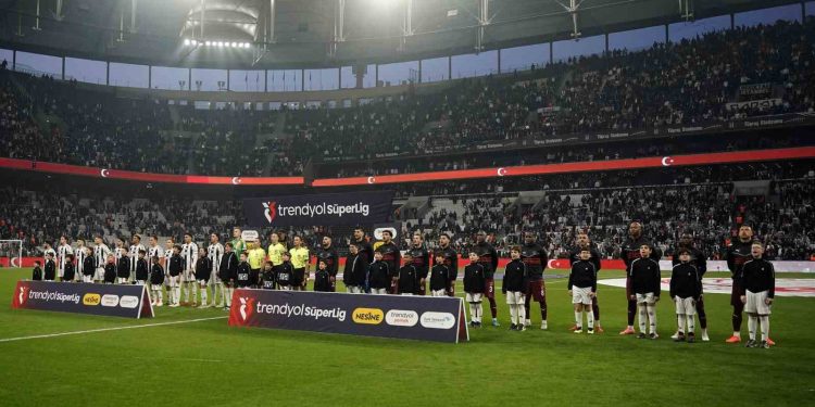 Trendyol Süper Lig: Beşiktaş: 0 – Atakaş Hatayspor: 0 (Maç devam ediyor)