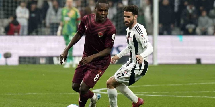 Trendyol Süper Lig: Beşiktaş: 1 – Atakaş Hatayspor: 1 (İlk yarı)