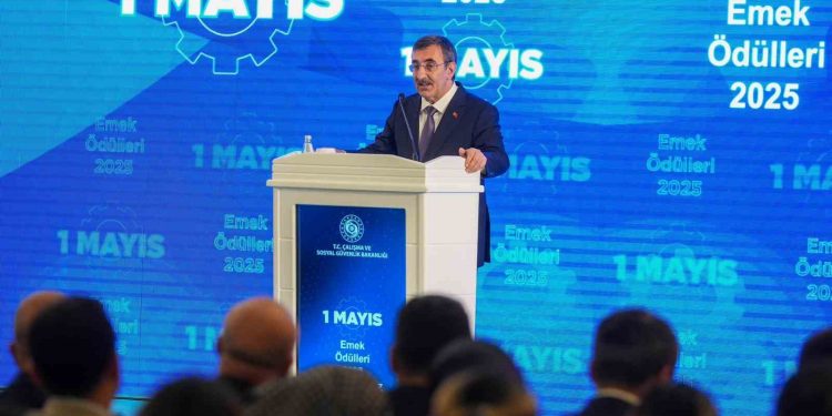 Cumhurbaşkanı Yardımcısı Yılmaz: “Değişim süreçlerini iyi okuyarak ve yöneterek bunu ülkemiz için fırsata dönüştüreceğiz”