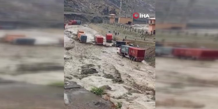 Pakistan’da sel: 6 ölü, 2 yaralı
