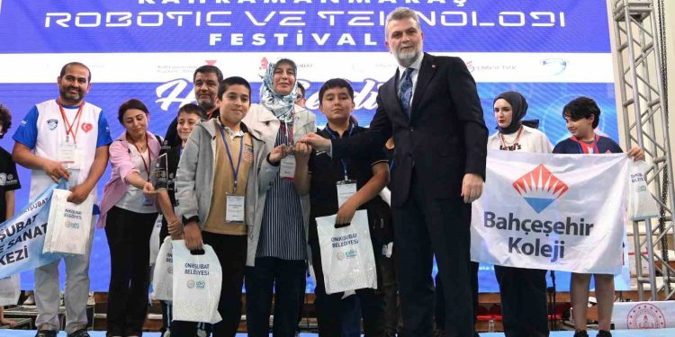 Başkan Görgel:”Türkiye Yüzyılının teminatı gençlerimizin yanındayız”