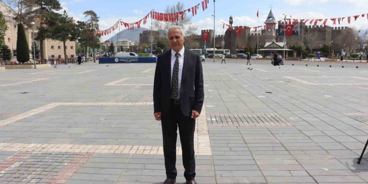 Şahin’den meydanda çağrı: “Meydan kavgası arasında işçinin hakları güme gidiyor”
