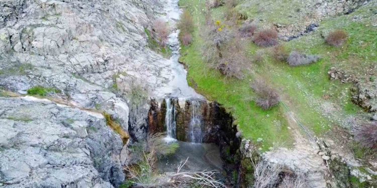 Yozgat’ta bahar güzelliği: Evci köyü şelalesinde görsel şölen başladı