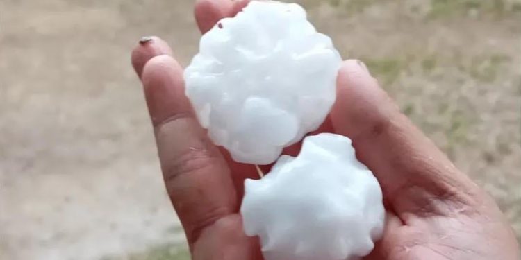 Osmaniye’de ceviz büyüklüğünde dolu yağdı