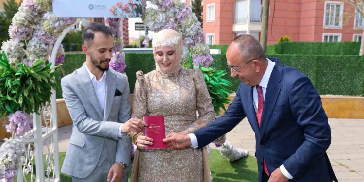 Nikah salounlarında “05.05.2025” yoğunluğu