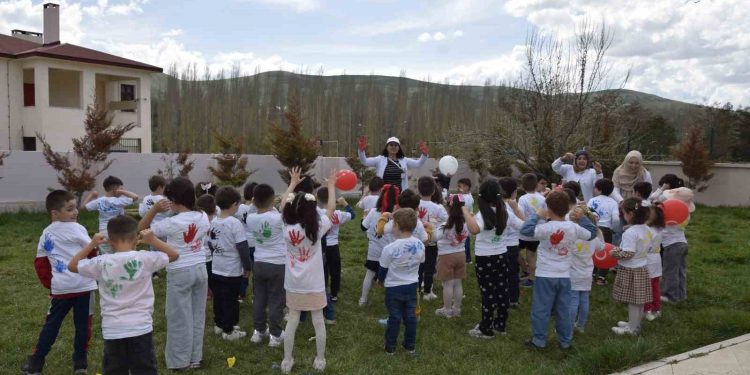 Bayburt’ta el hijyenine çocuklara oyunlarla anlatıldı