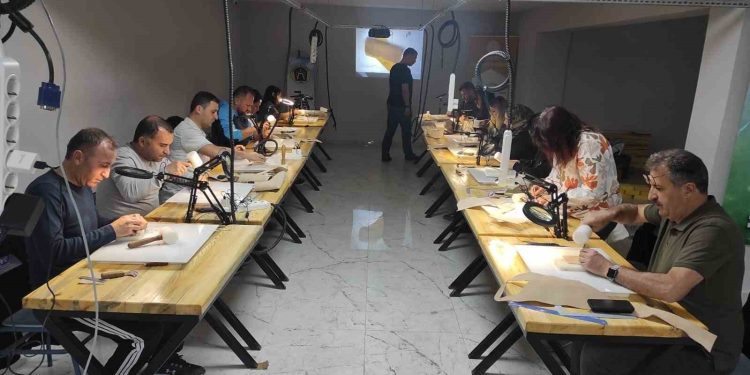 Tavşanlı’da deri işleme atölyesi açıldı