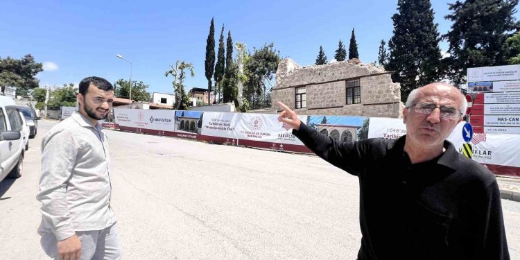 Depremin yıktığı tarihi mekanların restorasyonları bekleniyor