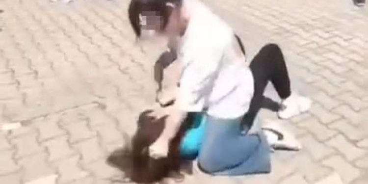 Akran zorbalığı ‘pes’ dedirtti