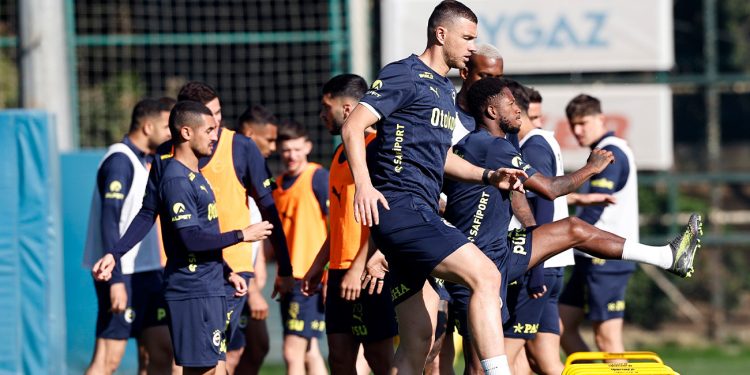 Fenerbahçe, Eyüpspor maçı hazırlıklarına başladı