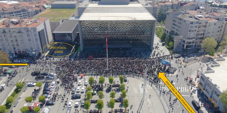 İstanbul Valiliği, “Özgür Özel’in makam aracı kapalı otoparka alınmadı” iddialarını yalanladı