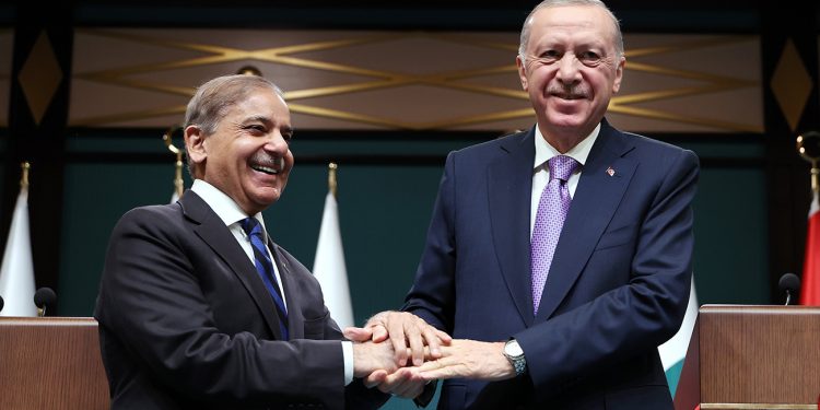 Pakistan Başbakanı Şerif’ten Cumhurbaşkanı Erdoğan’a teşekkür
