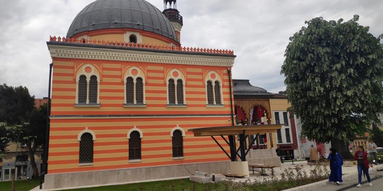 Bosna Hersek’te Türkiye’nin desteğiyle yenilenen Behram Ağa Camii açıldı