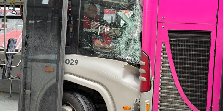 İstanbul’da 1 kişinin öldüğü metrobüs kazasında şoför tutuklandı