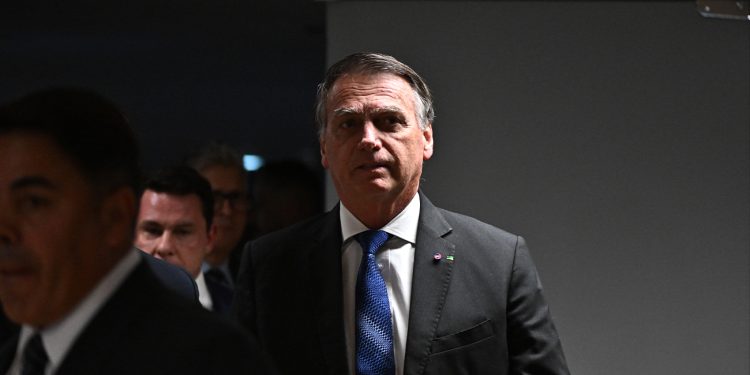 Brezilya’nın eski Devlet Başkanı Bolsonaro darbe girişimi suçlamasıyla ilk kez hakim karşısına çıktı