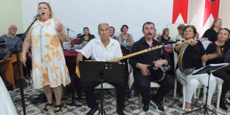 Balıkesir’de, Edremitli amatörler Burhaniyelileri coşturdu