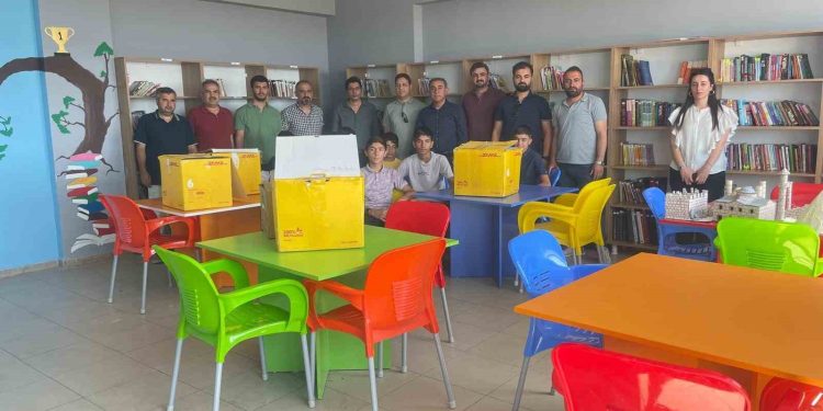 Kardeş köy okuluna kütüphane desteği