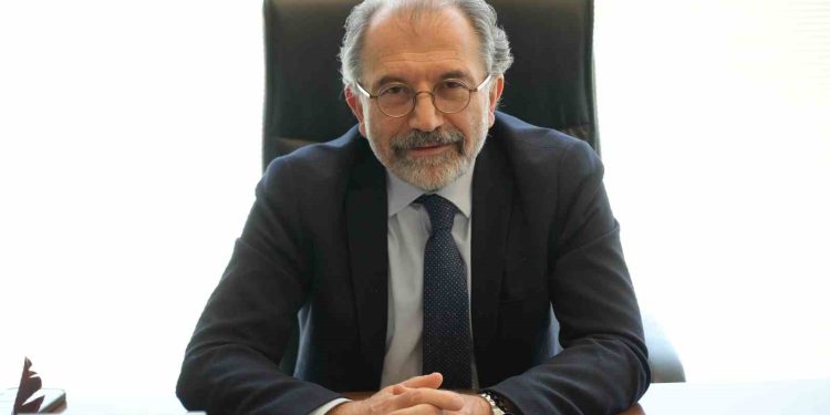 Prof. Dr. Akbaş’tan büyük başarı: 2 bininci kalp ameliyatı geride kaldı