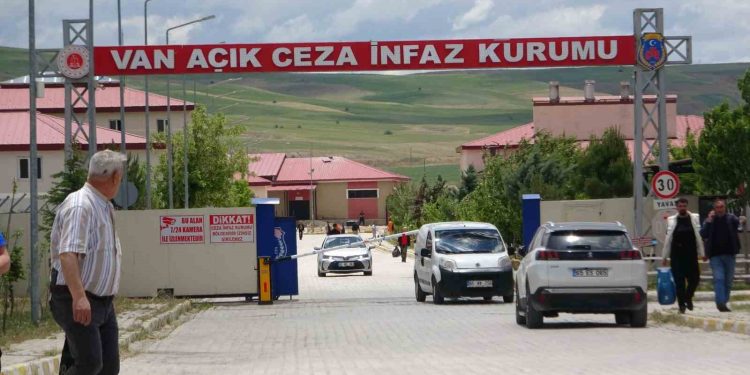 Van’daki cezaevlerinde tahliyeler başladı