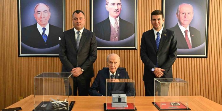 MHP Lideri Bahçeli Ülkü Ocakları’nı ziyaret etti