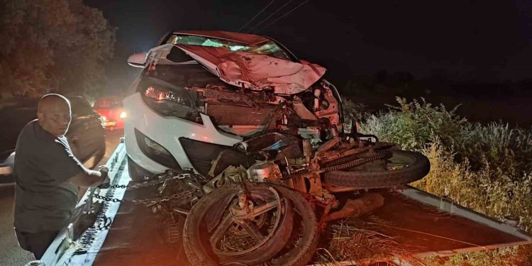 Otomobil ile çarpışan motosikletteki 2 kişi hayatını kaybetti