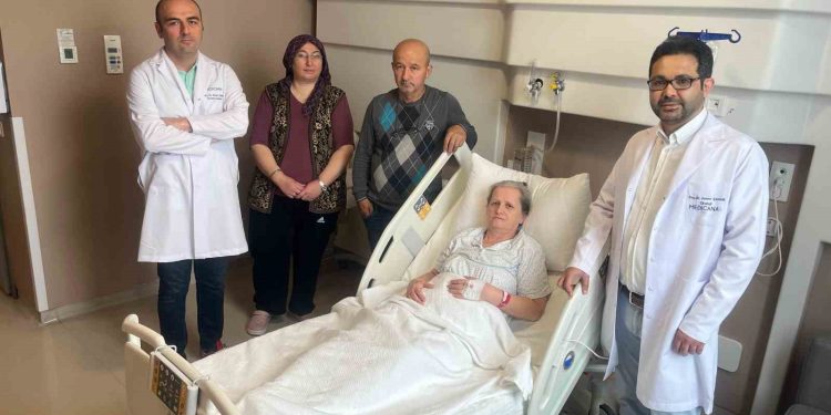 Ömür boyu idrar torbasıyla gezmekten ’stentle’ kurtuldu