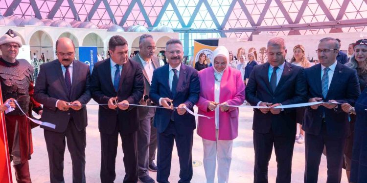 ’Hayat Boyu Öğrenme Yıl Sonu Sergisi’nin açılış töreni yapıldı