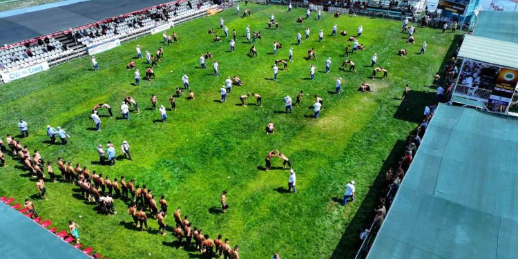 Sekapark Altın Kemer Yağlı Güreşleri’nde heyecan başladı