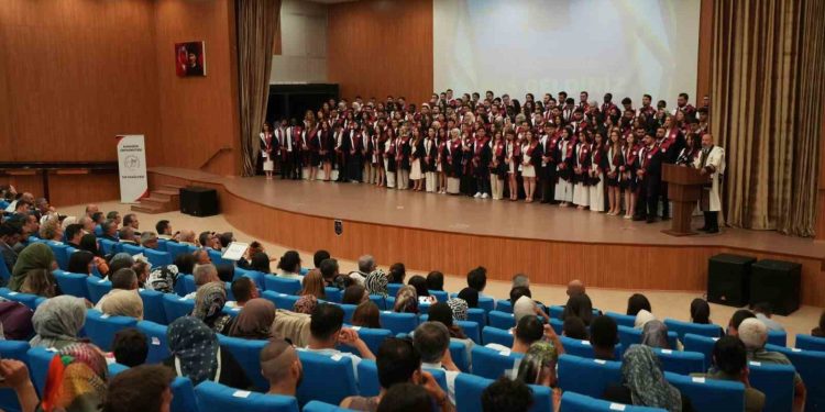KBÜ Tıp Fakültesi Mezunları hekimliğe ilk adımını attı