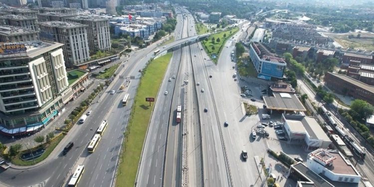 Bayramın ikinci gününde yollar boş kaldı